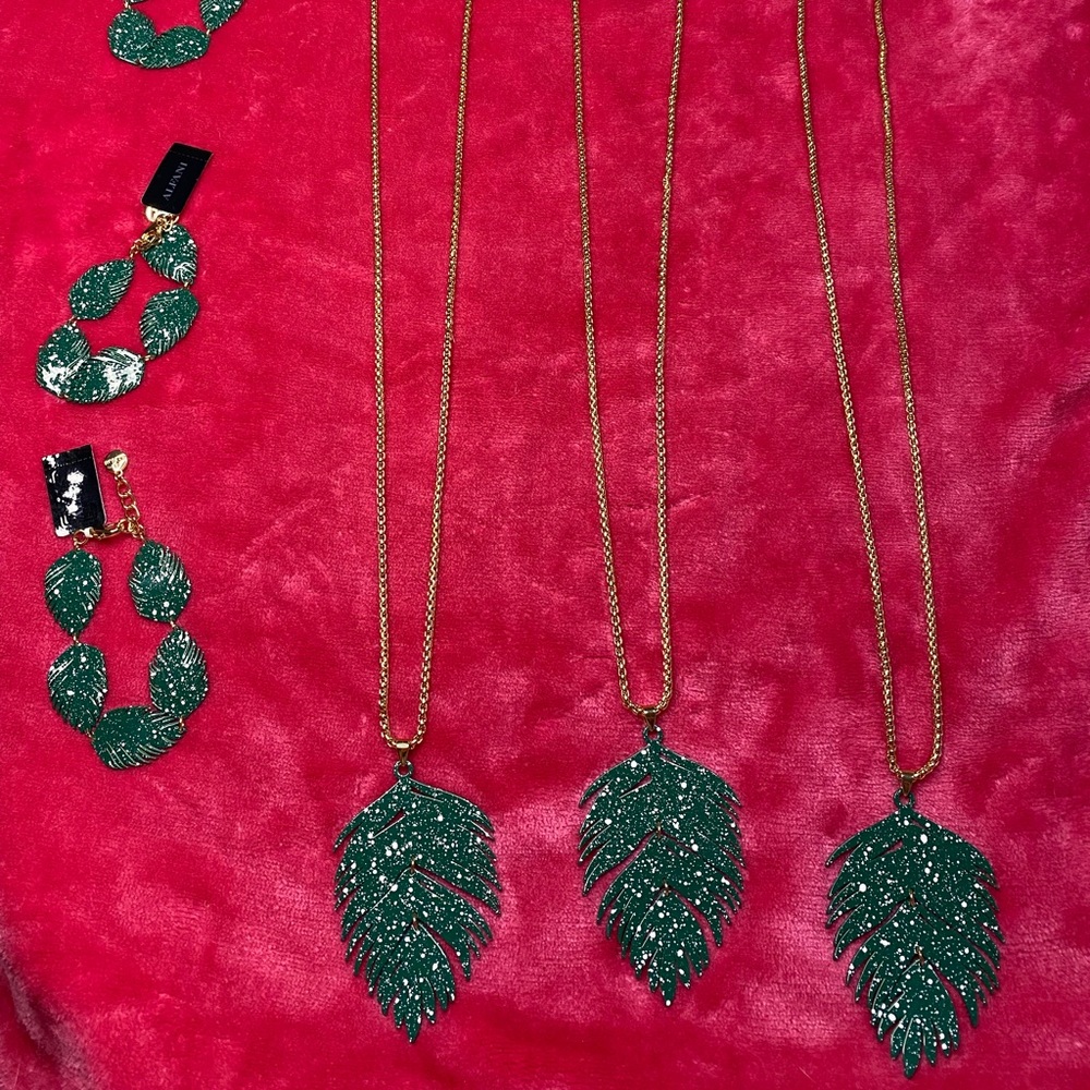 ALFANI Necklace and bracelet set